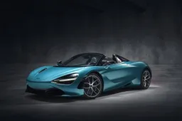 McLaren presenta la nuova 720S Spider: la rivale della Ferrari 488 Pista Spider è tra noi