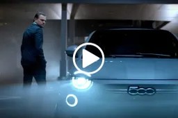Leonardo DiCaprio sulla nuova Fiat 500 elettrica: ecco i due VIDEO