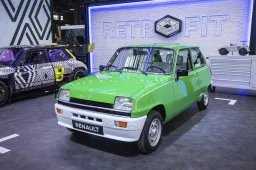 Se hai una Renault 4 o 5 d’epoca ora puoi farle diventare elettriche: ecco come