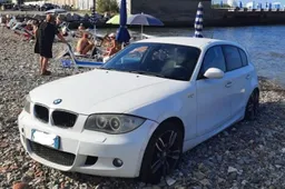 Parcheggia la sua BMW in spiaggia, multata una ragazza