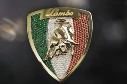 Una Lamborghini non ti basta? Puoi averla con lo stemma ricco di diamanti