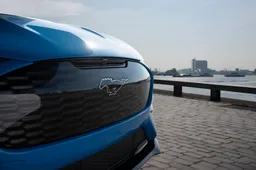 Ford punta tutto sull’elettrico: una trasformazione da 1 miliardo di dollari