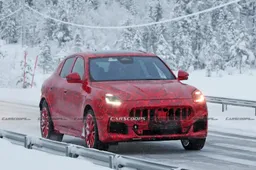 Maserati Grecale Trofeo: nuovi test sulla neve in livrea rossa [FOTO SPIA]