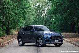 Maserati Levante Hybrid GT: prezzo, prova su strada, consumi,  interni