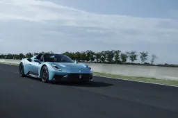 Maserati MCPura, la MC20 si evolve: nuovo stile, stessi 630 CV