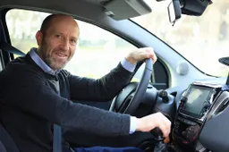 Luca Napolitano alla guida della Nuova Lancia Ypsilon [VIDEO]