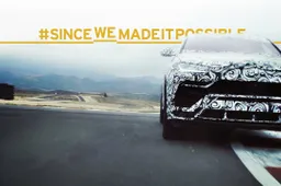 Lamborghini Urus in modalità corsa, con sorpresa