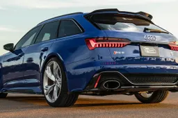Audi RS6 2020: lo scatto da fermo con 730 CV e scarico Akrapovic [VIDEO]