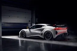 Lotus presenta l’Emira GT4, la versione da corsa della Hethel