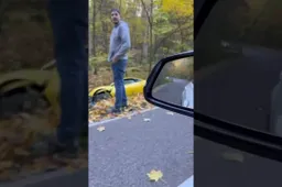 Distrugge una Pagani Zonda C12 S: era uno dei pochi esemplari esistenti [VIDEO]