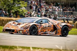 Onboard con la Lamborghini Essenza SCV12 a Goodwood [VIDEO]