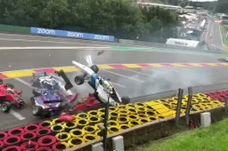 Che botto in W Series a Spa: mezza griglia fuori a Eau Rouge [VIDEO]