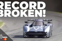 Sembra una Batmobile la Speirling che ha battuto il record del Goodwood Hillclimb