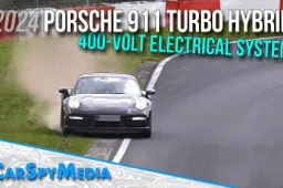 Al Nurburgring sta già girando la Porsche 911 ibrida: sarà la prima della sua lunga storia [VIDEO]