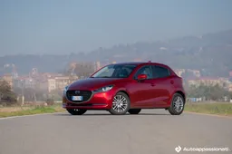 Mazda2 1.5 M Hybrid | Prova su strada, motore, consumi e prezzi