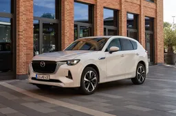 Mazda CX-60: prezzo, ibrida, dimensioni, prova in anteprima