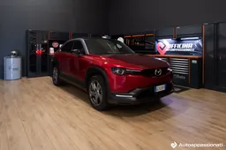 Mazda MX-30: prezzo, motore, autonomia, prova su strada