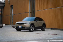 Mazda MX-30 2024: con Wankel o senza? Come va l'elettrica giapponese
