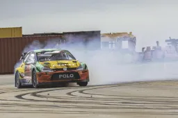 La Volkswagen Polo festeggia con questo VIDEO spettacolare i suoi 50 anni di vita