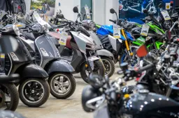 Mercato moto Settembre 2025: crescita apparente, ma i concessionari restano sotto pressione