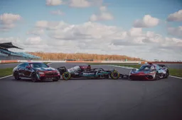 Mercedes F1 e AMG sempre più legate: la livrea della W12 è solo l’inizio
