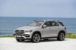 Allestimenti e prezzo di Mercedes GLE: il nuovo maxi SUV della Stella arriva in Italia