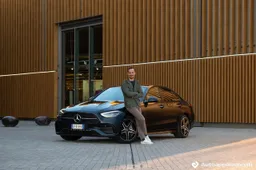 Mercedes Classe C 300 de: con l'ibrido plug-in Diesel i consumi sono inimitabili