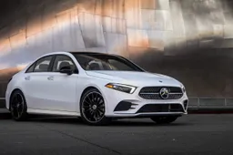 Mercedes Classe A Sedan | Prova su strada in anteprima