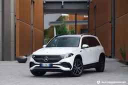Mercedes EQB 300 4matic: prezzo, autonomia, interni, prova su strada