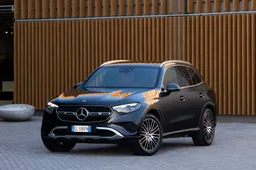 Mercedes GLC 2023 Diesel: interni, prezzo, consumi, prova su strada