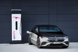 Mercedes Me Charge Italia, le novità: costo e tariffe ricarica in abbonamento
