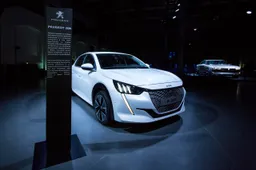 Peugeot Design Week 2019: svelati i prezzi della 208 elettrica