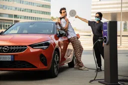 Opel Corsa-e: Mika è ambassador ufficiale di Opel Italia