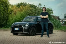 Prova Mini Cooper S 2024: bella e comoda, ma è ancora una Hot Hatch?
