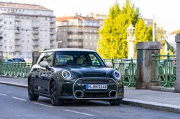 Piacere di guida e richiamo all’heritage con la Mini Cooper S Resolute Edition