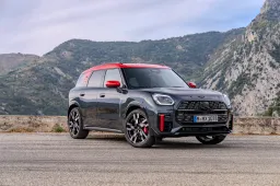 MINI Countryman JCW 2024: prezzo, motore, recensione