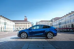 Nuovi Tesla Center Torino e Firenze: aperti anche due pop-up store. Ecco dove