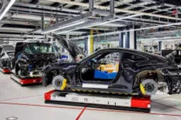 Addio a Porsche Boxster, Cayman e Macan con motore termico