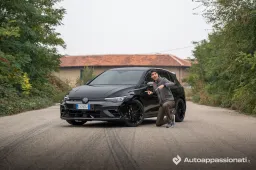 Prova Volkswagen Golf R: 333 CV in incognito (o quasi)