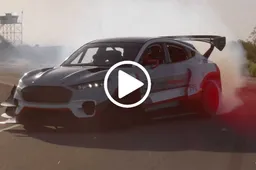 Una Mustang da 1.419 CV? Sì, è la Mach-E 1400, l’elettrica da corsa [VIDEO]