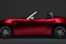 Mazda MX-5 Pollini Heritage: le serie speciale per i più glamour