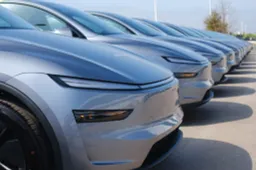 Tesla lancia il test drive fai-da-te: ora si prova da soli, quando vuoi e dove vuoi