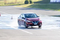 Nissan e Unasca: la scuola guida per la mobilità elettrica