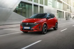 La nuova Nissan Qashqai MY25: prezzi, allestimenti e caratteristiche