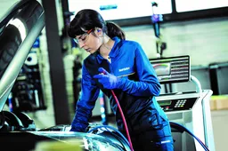 Norauto lancia un nuovo servizio: la pulizia del motore con l’idrogeno