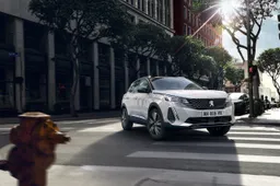 Peugeot 3008 2020: Listino Prezzi, Dimensioni, Interni, Motori