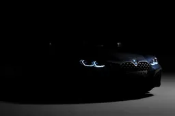 Nuova BMW Serie 4 2020-2021: la foto svela un frontale tutto nuovo