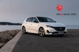 Red Dot Award 2022 assegnato alla Peugeot 308, la prima del nuovo corso del Leone