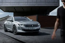 Nuovo motore benzina da 130 CV per Peugeot 508, con cambio EAT8