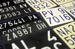 Arriva il desiderato Decreto Targhe: si potrà avere la targa originale